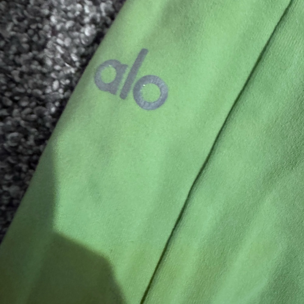 EUC💚ALO YOGA💚APPLE GREEN WORKOUT SET - Picture 13 of 16